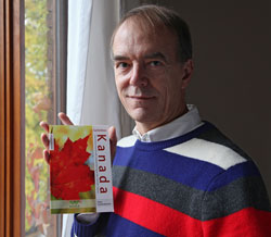 Marc Lautenbacher mit Buch Geliebtes Kanada