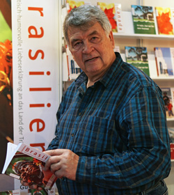 Klaus D. Günther mit seinem Buch 