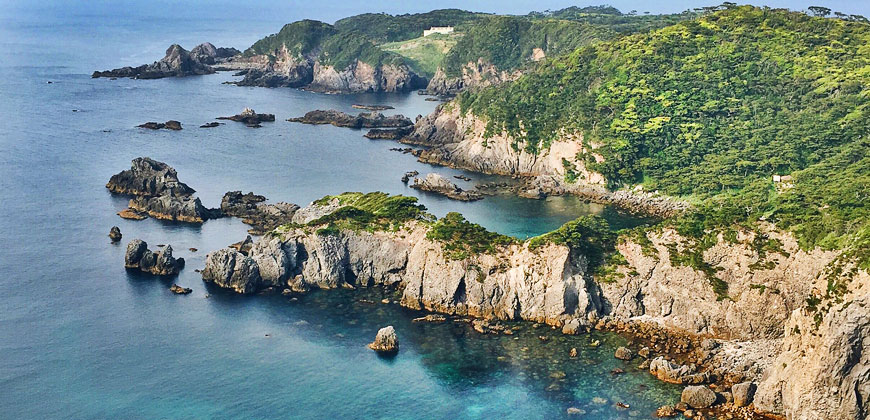 Hayato-Shin_Kozushima-island-Tokyo-Japan_unsplash